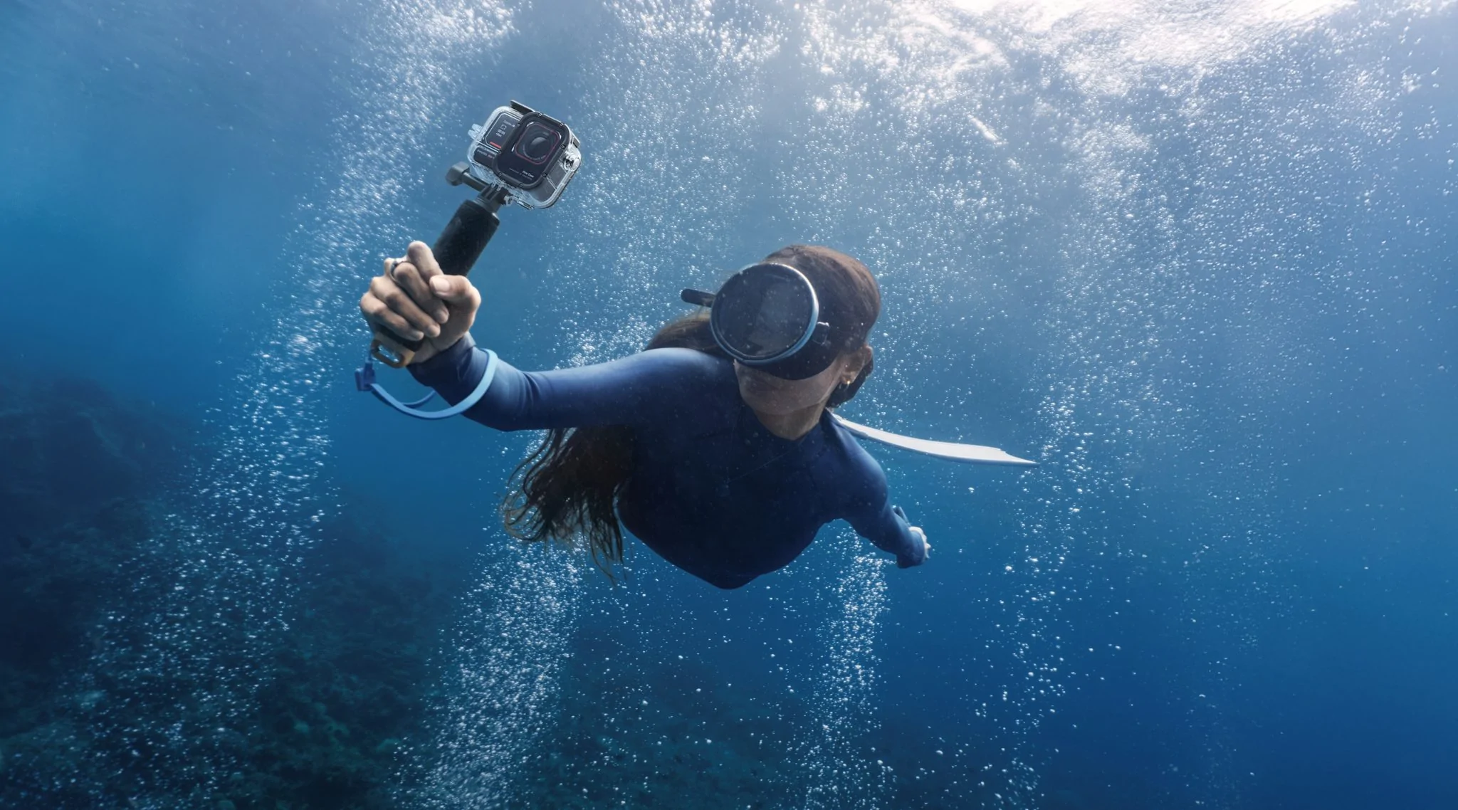 Insta360-Ace-Pro-2-Dive-Case-sca