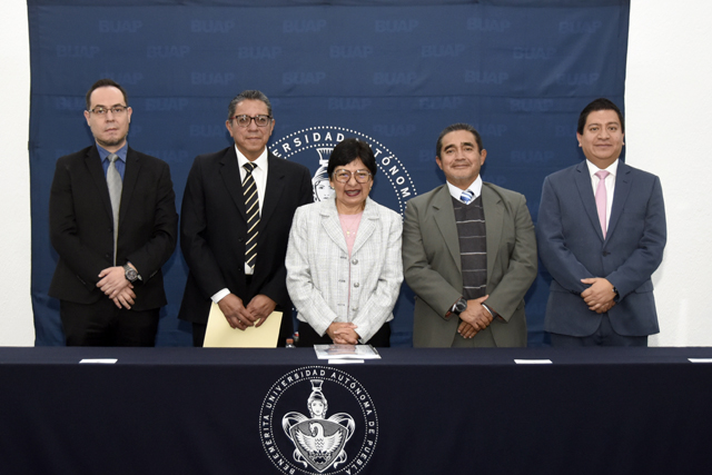 La Rectora de la Benemérita Universidad Autónoma de Puebla (BUAP), Dra. Lilia Cedillo Ramírez, encabezó la ceremonia del Segundo Informe de Labores de José Francisco Portillo Robledo, director de la Facultad de Ciencias de la Electrónica (FCE). 