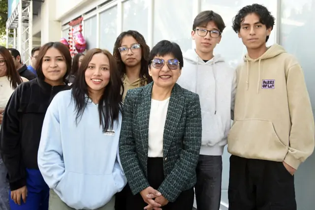 La Rectora de la BUAP se reunió con estudiantes de la Facultad de Medicina para dialogar sobre su trayectoria y su vínculo indisoluble con la universidad y en un ambiente de celebración previo al Día del Amor y la Amistad, la Rectora de la Benemérita Universidad Autónoma de Puebla (BUAP), ofreció la emotiva conferencia “Soy BUAP de corazón”.