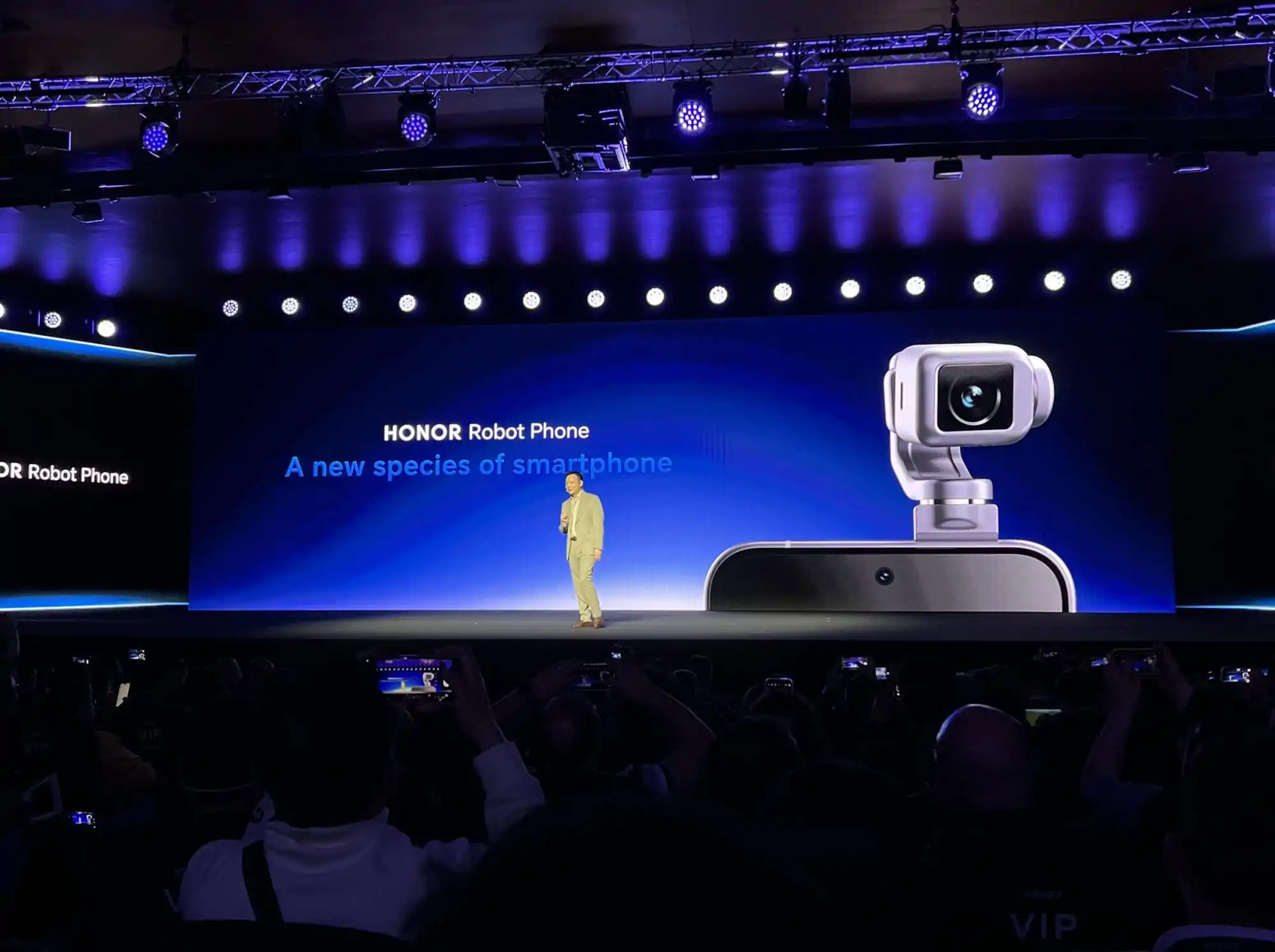 HONOR-Robot-Phone-evento-foto-portada-scaled